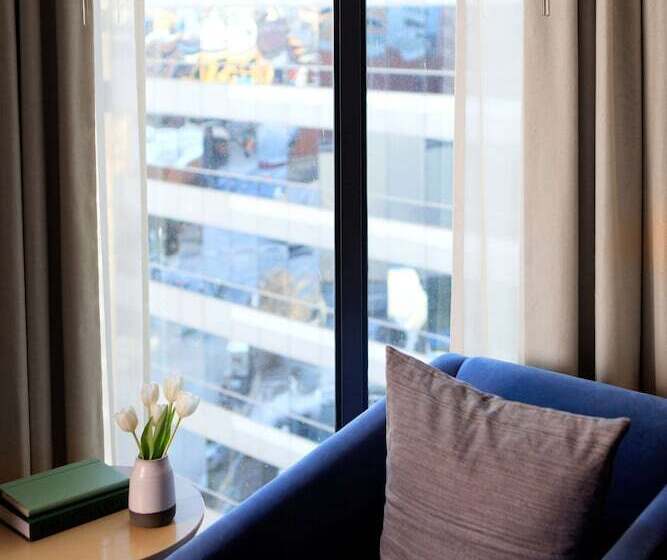 جناح ديلوكس, The Royal Sonesta Chicago River North