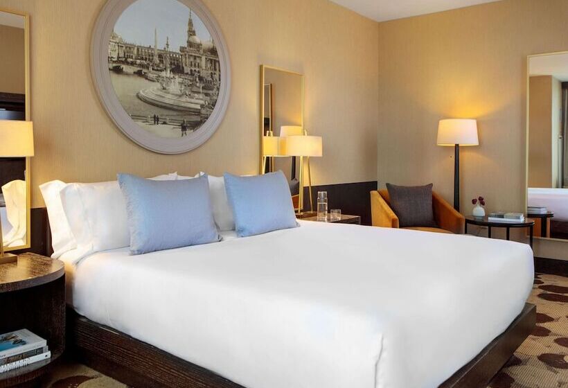 سوییت لوکس, The Royal Sonesta Chicago River North