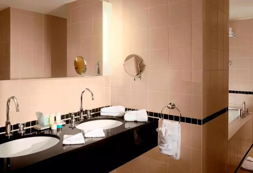 اتاق سوپریور با چشم‌انداز رودخانه, Radisson Blu Hotel, Durham