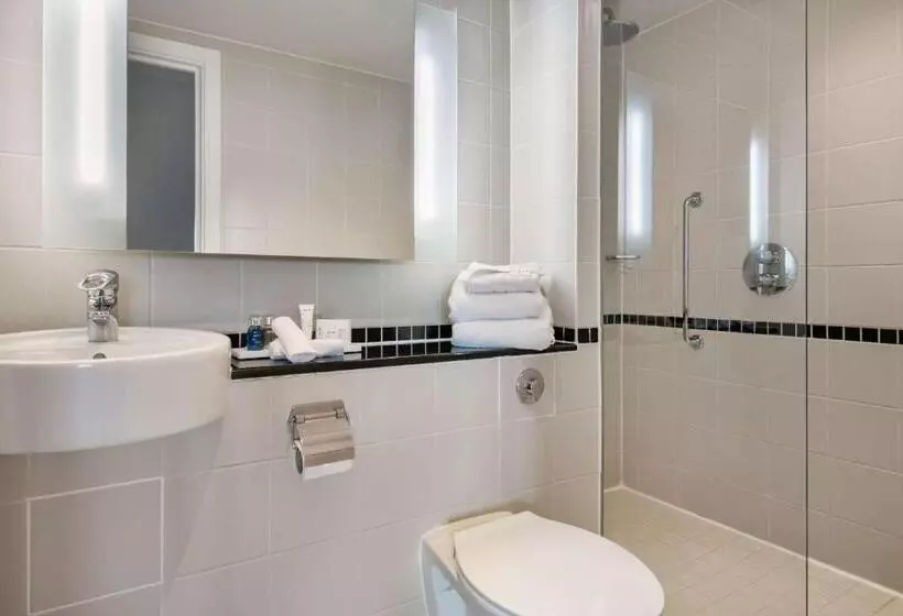 Premium room with river view, Radisson Blu Hotel, Durham