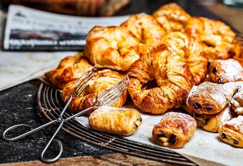 جناح جونيور, Radisson Blu Hotel, Durham