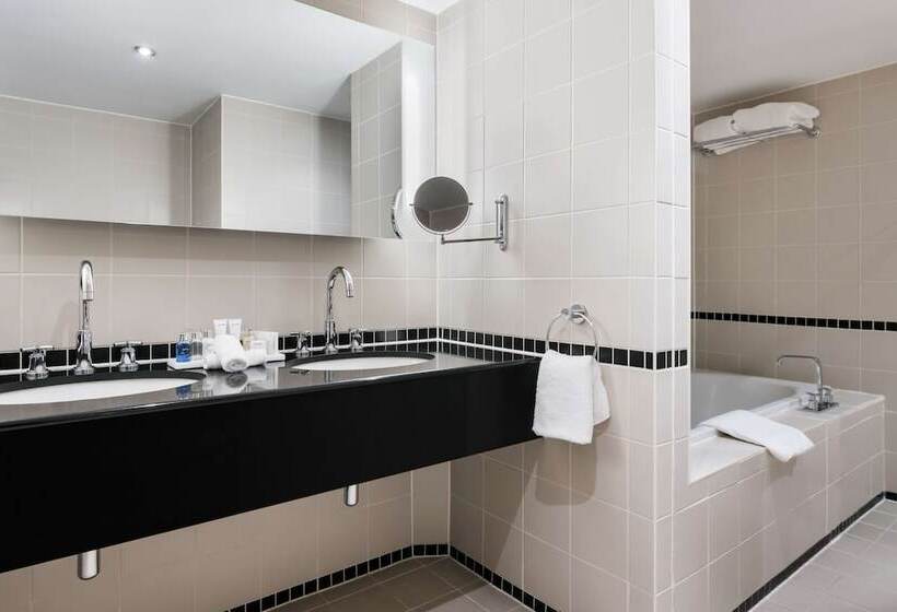 سوییت جونیور, Radisson Blu Hotel, Durham