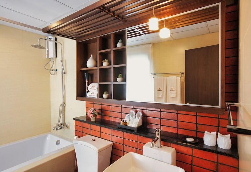 Люкс 2 Спальни, The Grand Napat