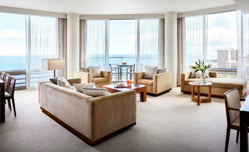 جناح بريميوم 3 غرف نوم, Ka Laʻi Waikiki Beach, Lxr Hotels & Resorts