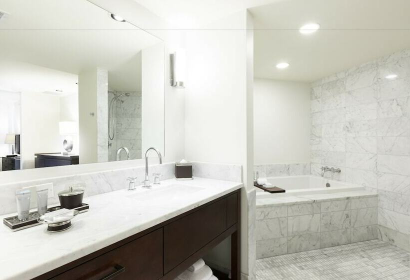 جناح بريميوم 3 غرف نوم, Ka Laʻi Waikiki Beach, Lxr Hotels & Resorts