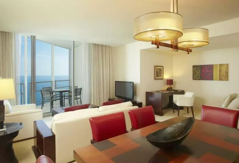 سوئیت اجرایی با چشم‌انداز دریا, Ka Laʻi Waikiki Beach, Lxr Hotels & Resorts