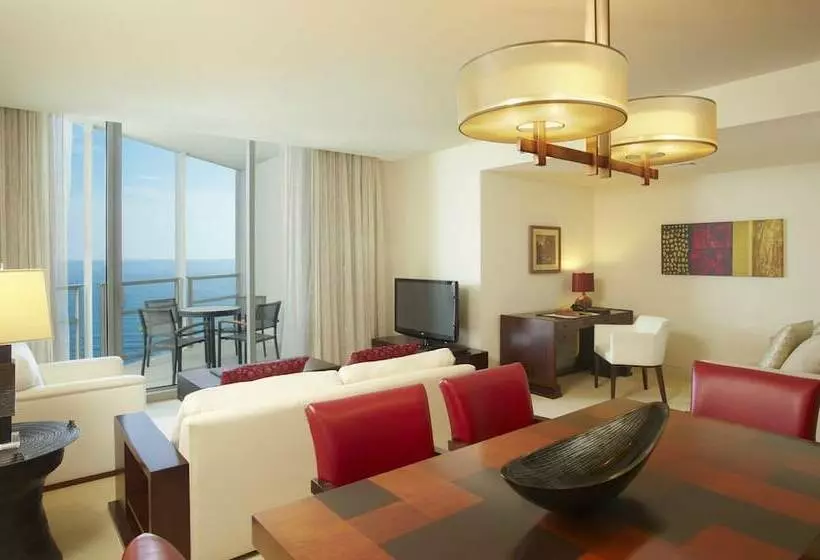 سوئیت اجرایی با چشم‌انداز دریا, Ka Laʻi Waikiki Beach, Lxr Hotels & Resorts