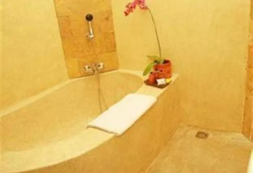 اتاق لوکس, Anini Raka Resort & Spa
