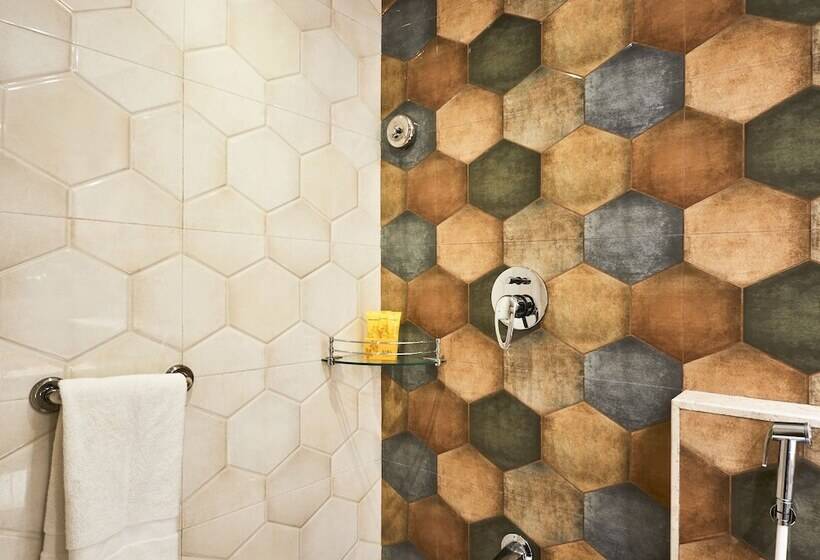 חדר דלוקס, Bawa Regency