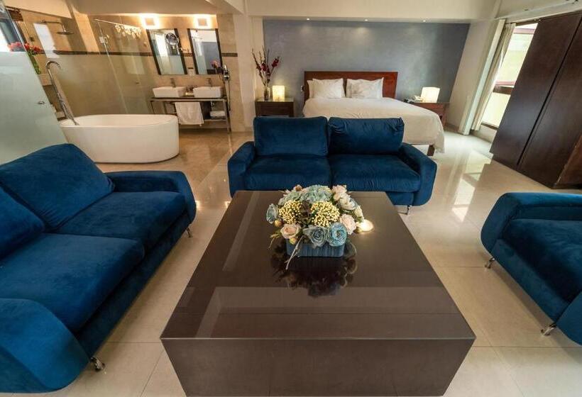 ماستر سويت, Casa De Las Flores