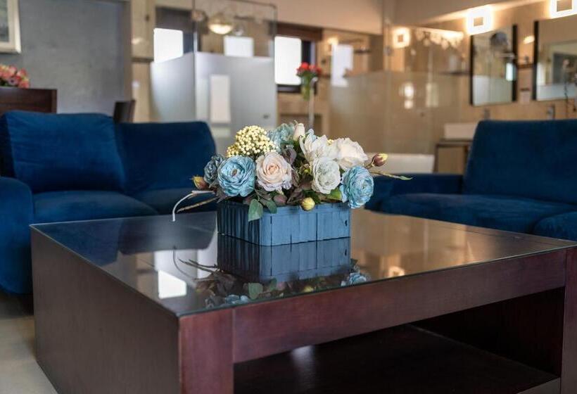 ماستر سويت, Casa De Las Flores