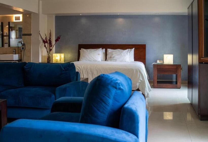 ماستر سويت, Casa De Las Flores