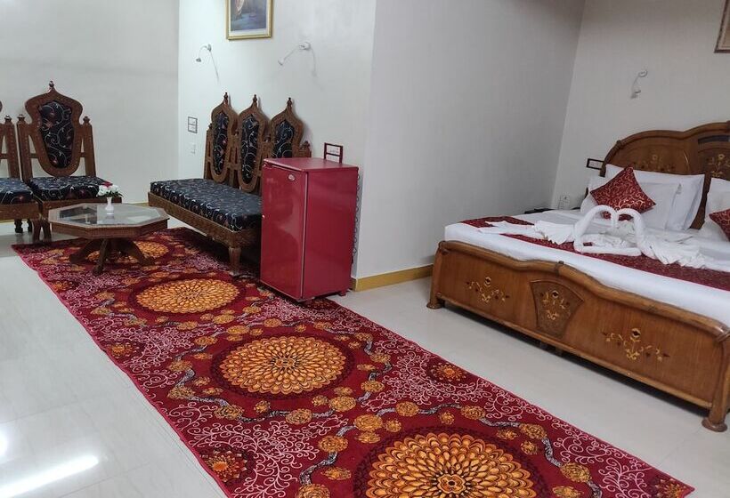 جناح, Chandra Inn