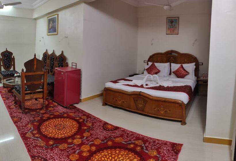 جناح, Chandra Inn