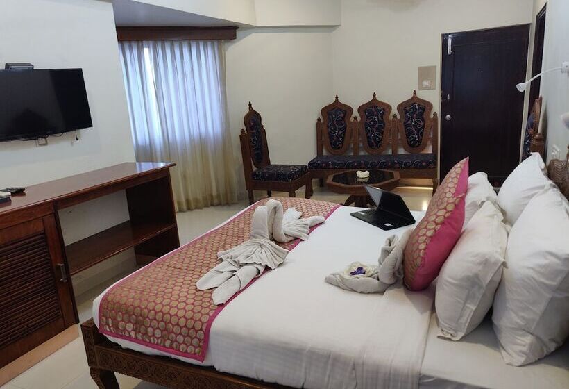 جناح, Chandra Inn