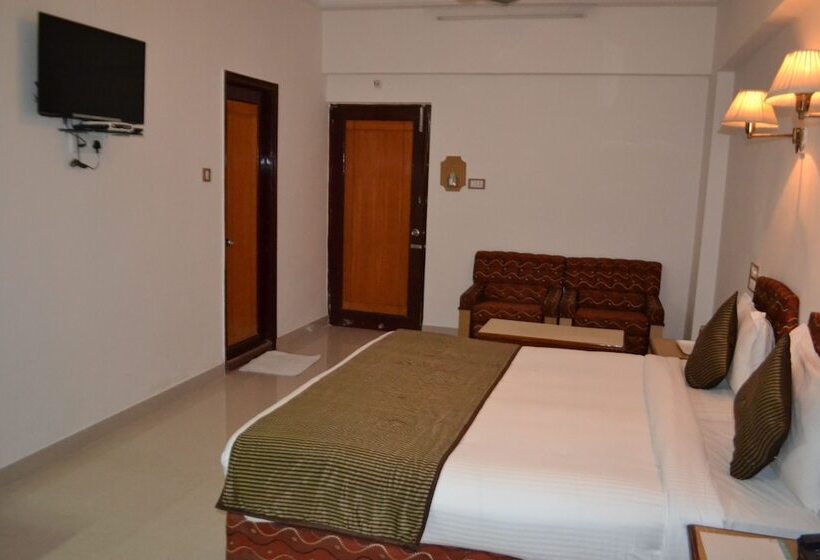 غرفة ديلوكس, Chandra Inn