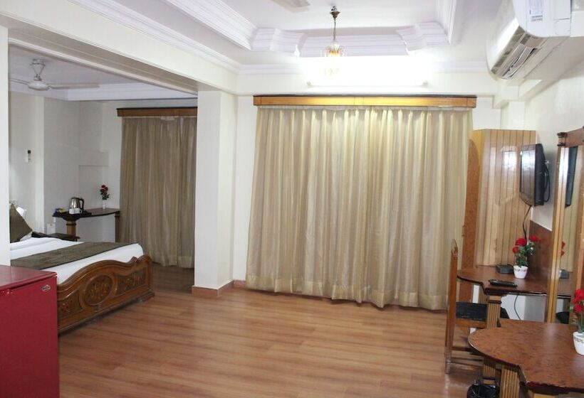 جناح, Chandra Inn