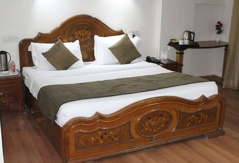 جناح, Chandra Inn