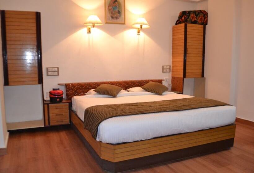 جناح, Chandra Inn