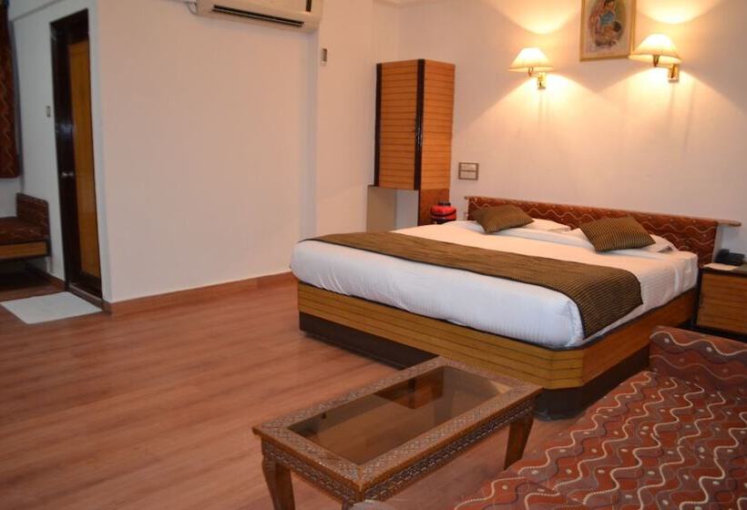 جناح, Chandra Inn