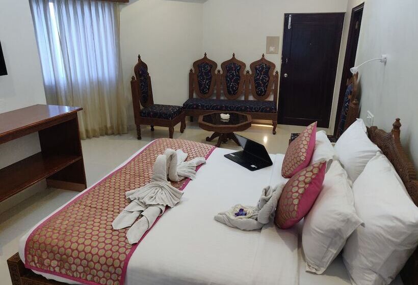 جناح, Chandra Inn