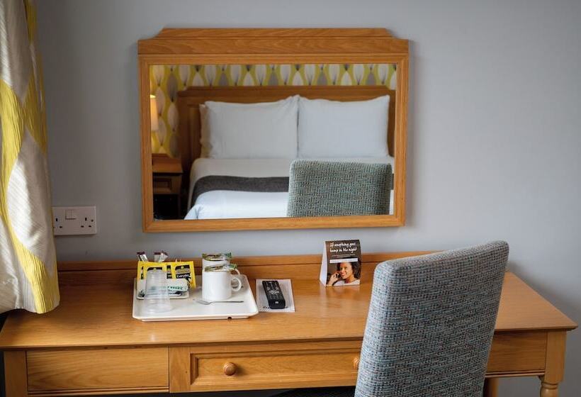 Номер Стандарт, Commodore Hotel By Greene King Inns