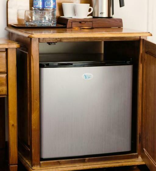 标准单人间, Eden