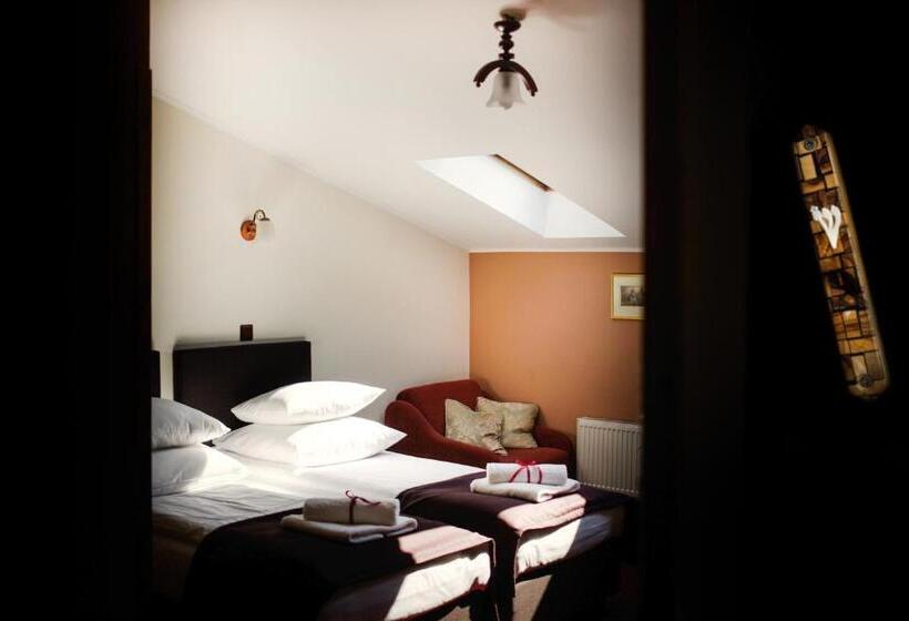 غرفة قياسية ثلاثية, Eden