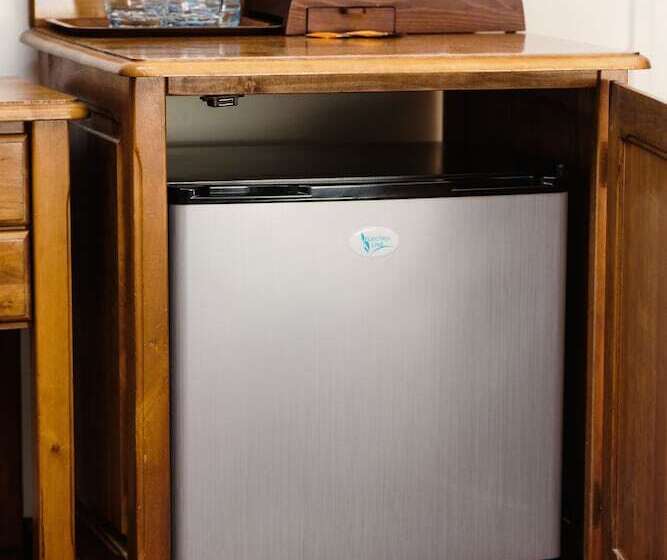 标准三人间, Eden