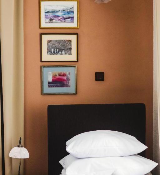 标准三人间, Eden