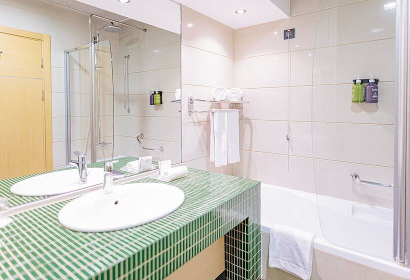 اتاق استاندارد با تخت دوبل, Holiday Inn Belgrade By Ihg