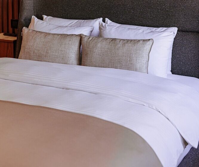 سوییت, Holiday Inn Belgrade By Ihg