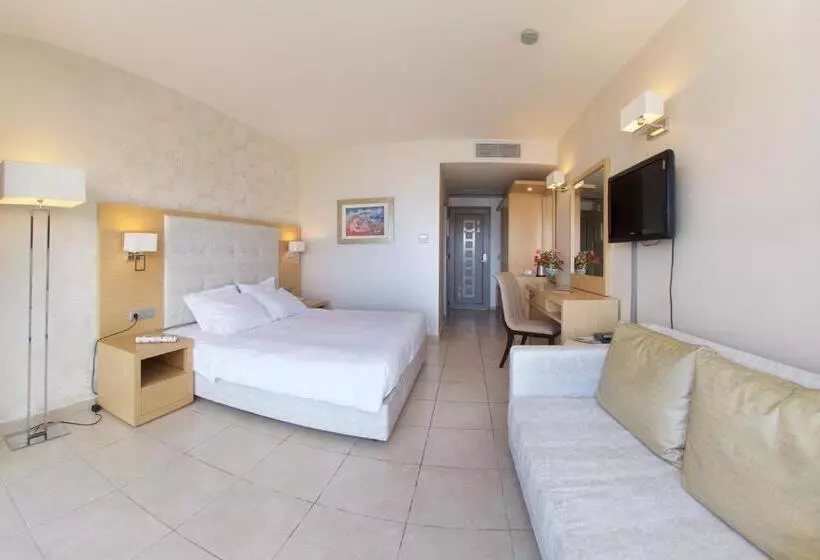 اتاق سوپریور با چشم‌انداز دریا, Ionian Emerald Resort