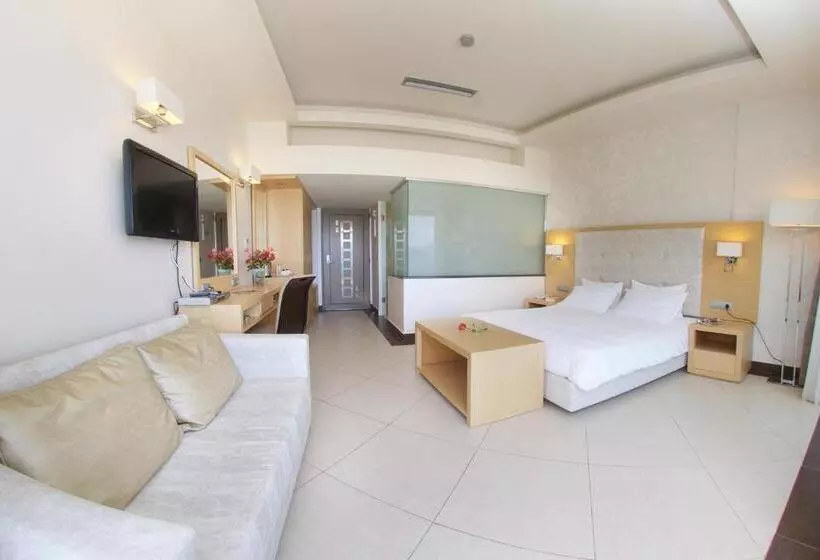 اتاق لوکس با چشم‌انداز دریا, Ionian Emerald Resort