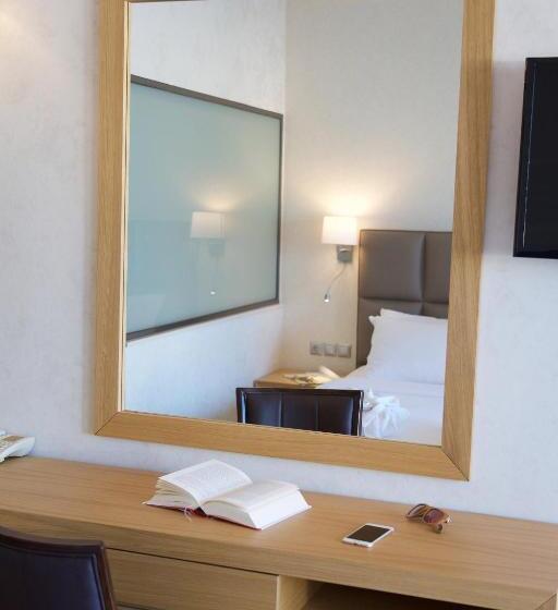 스탠다드 트리플 룸 가든 전망, Ionian Emerald Resort