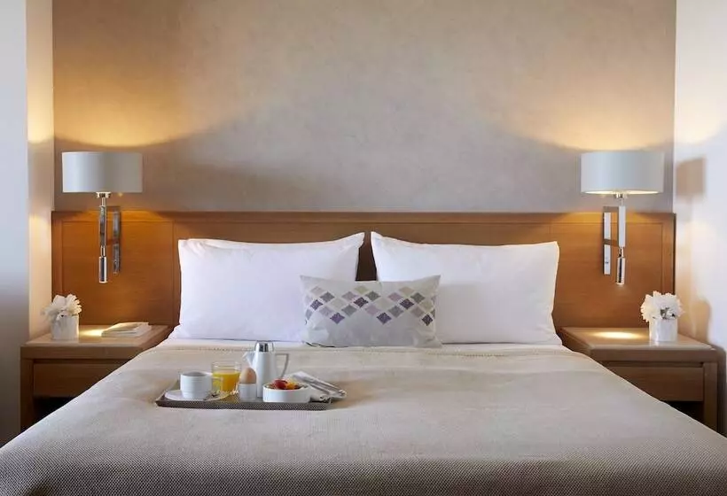 اتاق استاندارد با چشمانداز استخر, Minoa Palace Resort