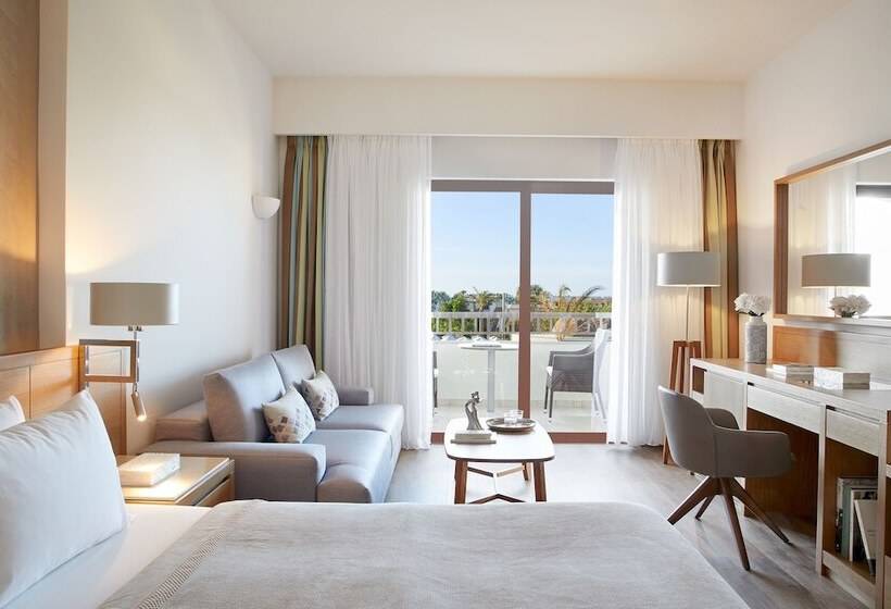 Номер Стандарт Вид на Бассейн, Minoa Palace Resort