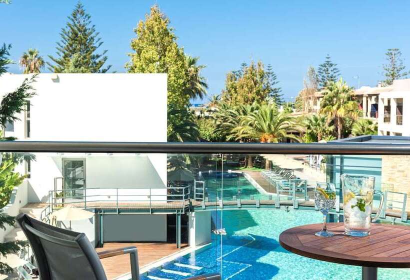 Номер Deluxe Вид на Бассейн, Minos Mare Royal