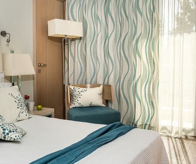 Номер Deluxe Вид на Бассейн, Minos Mare Royal