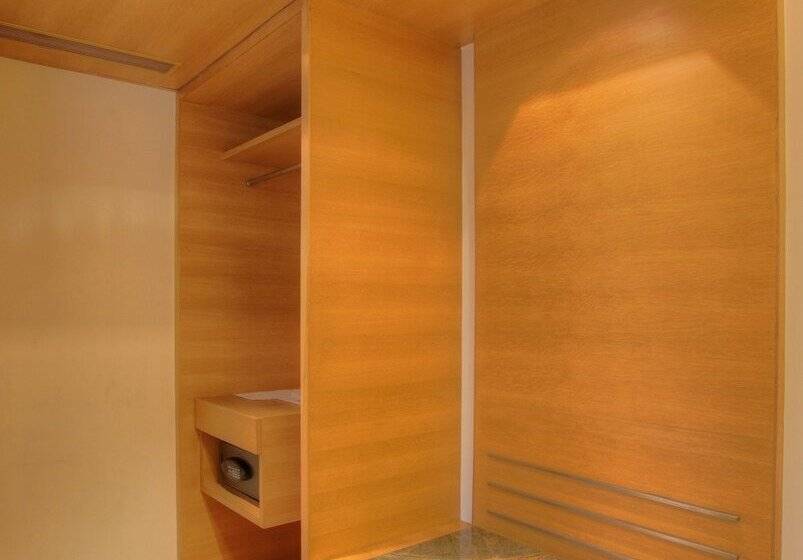 Quarto Premium, Parc Estique