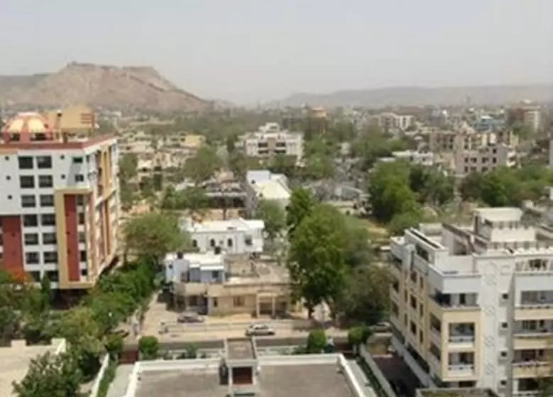 デラックスルーム, Royal Orchid Central Jaipur, Bani Park