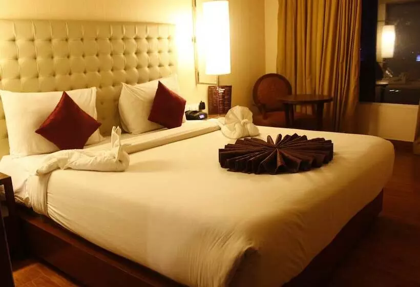 デラックスルーム, Royal Orchid Central Jaipur, Bani Park