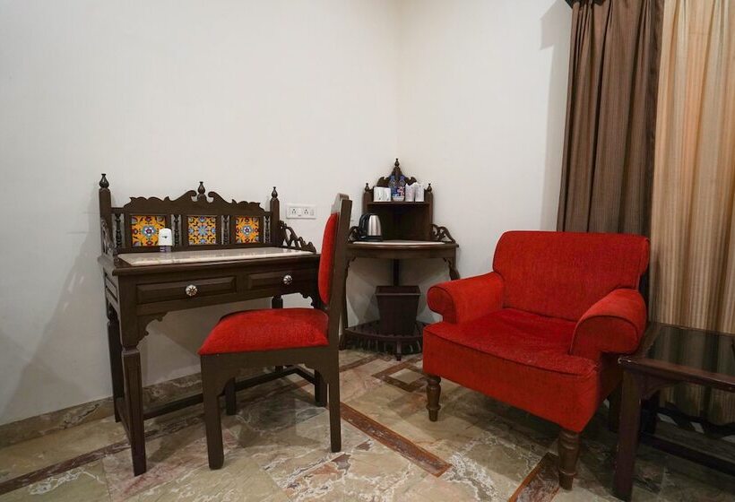 חדר דלוקס נוף לגינה, Marugarh Resort And Spa