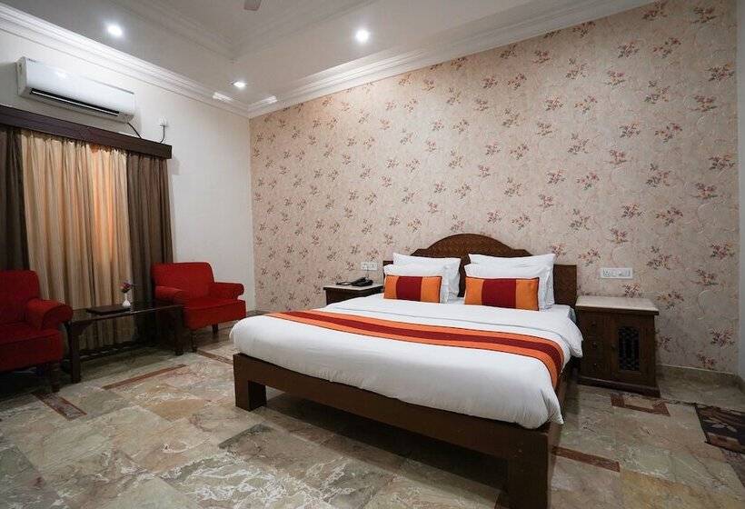豪华园景房, Marugarh Resort And Spa