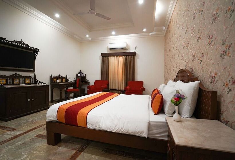 חדר דלוקס נוף לגינה, Marugarh Resort And Spa