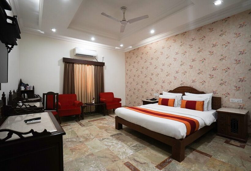 חדר דלוקס נוף לגינה, Marugarh Resort And Spa