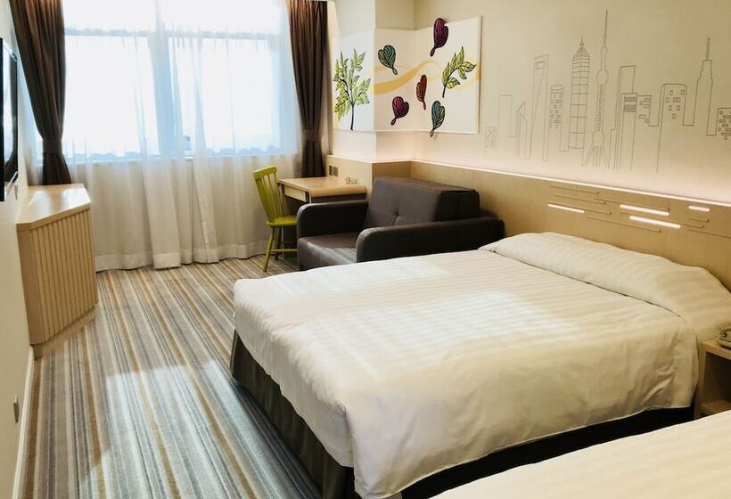 سوییت خانوادگی, West