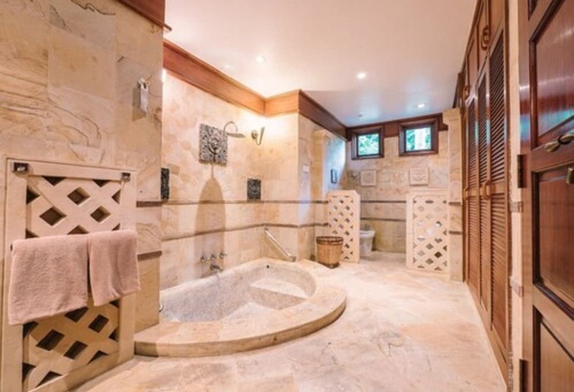 וילת 2 חדרי שינה נוף לים, Indra Maya Pool Villas