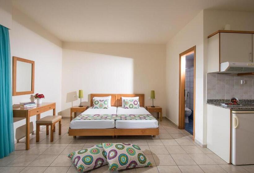 Superior studio with garden view, Kristalli Hotel Apartments