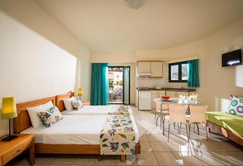 Superior studio with garden view, Kristalli Hotel Apartments